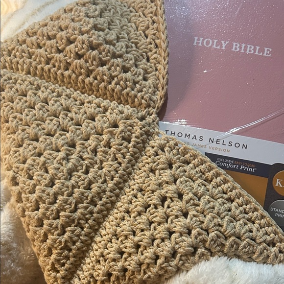 Crochet Bible sleeve, Bible incl - Picture 3 of 3